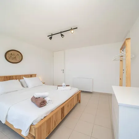 Kandia Ii Agia Efimia