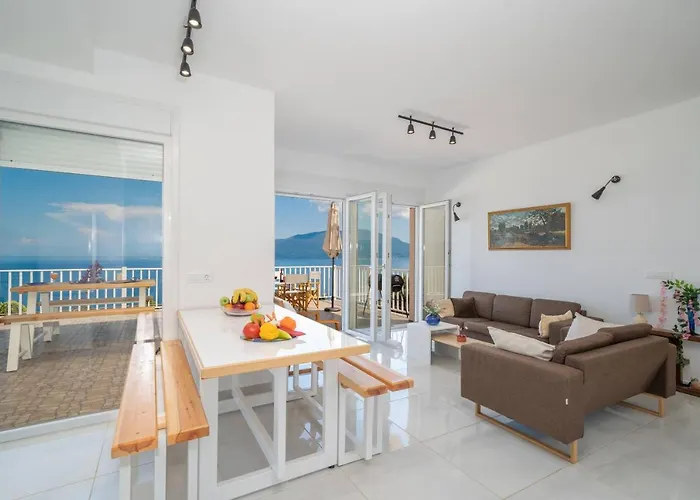 Kandia Ii Agia Efimia